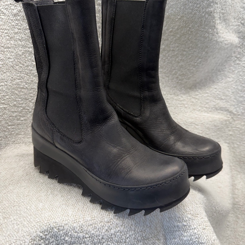 Black Leather Platform Chelsea Boots LOFINA